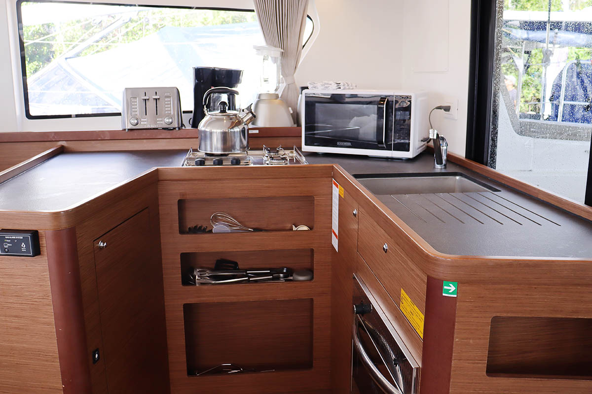 Lagoon 42 - 4 + 2 cab. — photo 11