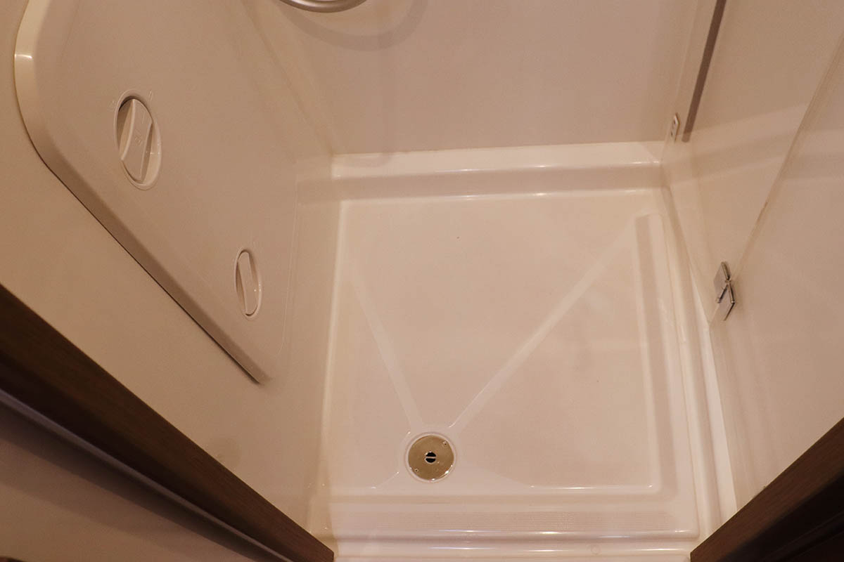 Lagoon 42 - 4 + 2 cab. — photo 24