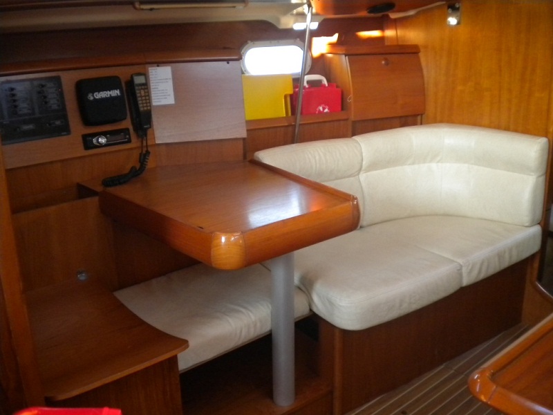 Sun Odyssey 40 — photo 9