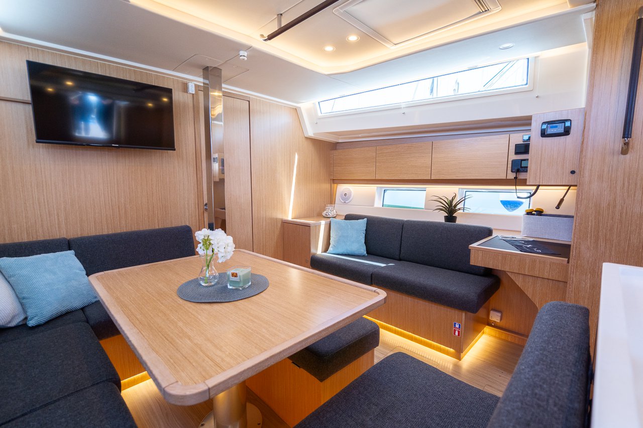Bavaria C45 Style — photo 12