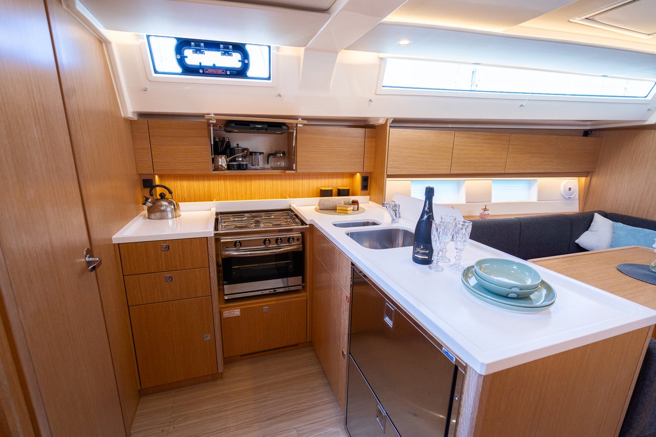 Bavaria C45 Style — photo 14