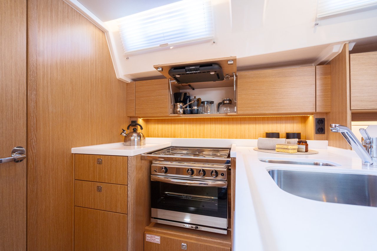 Bavaria C45 Style — photo 18