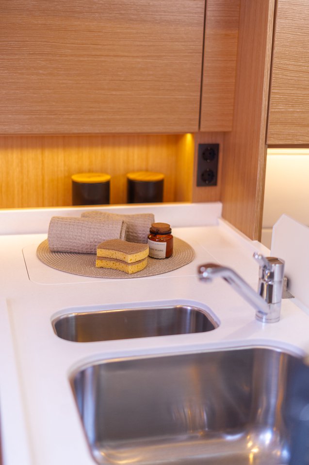 Bavaria C45 Style — photo 31