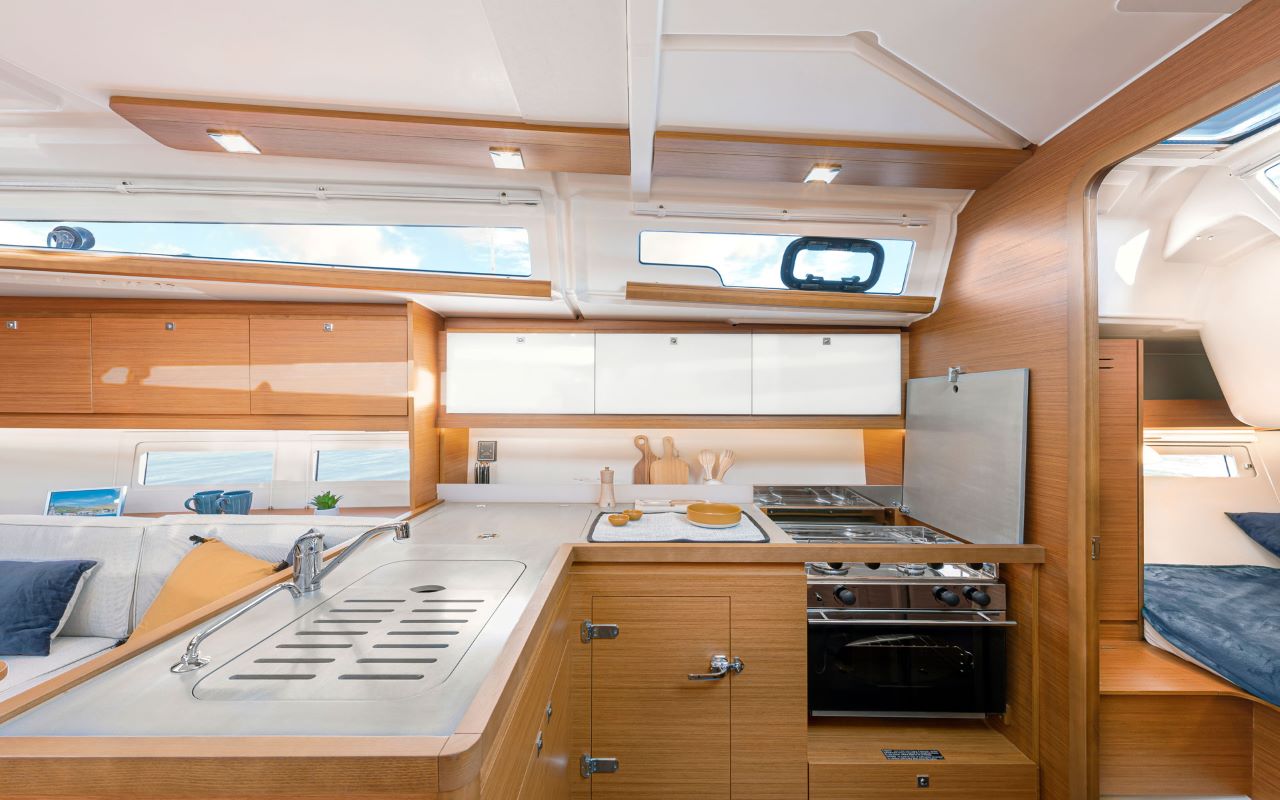 Dufour 390 GL — photo 9