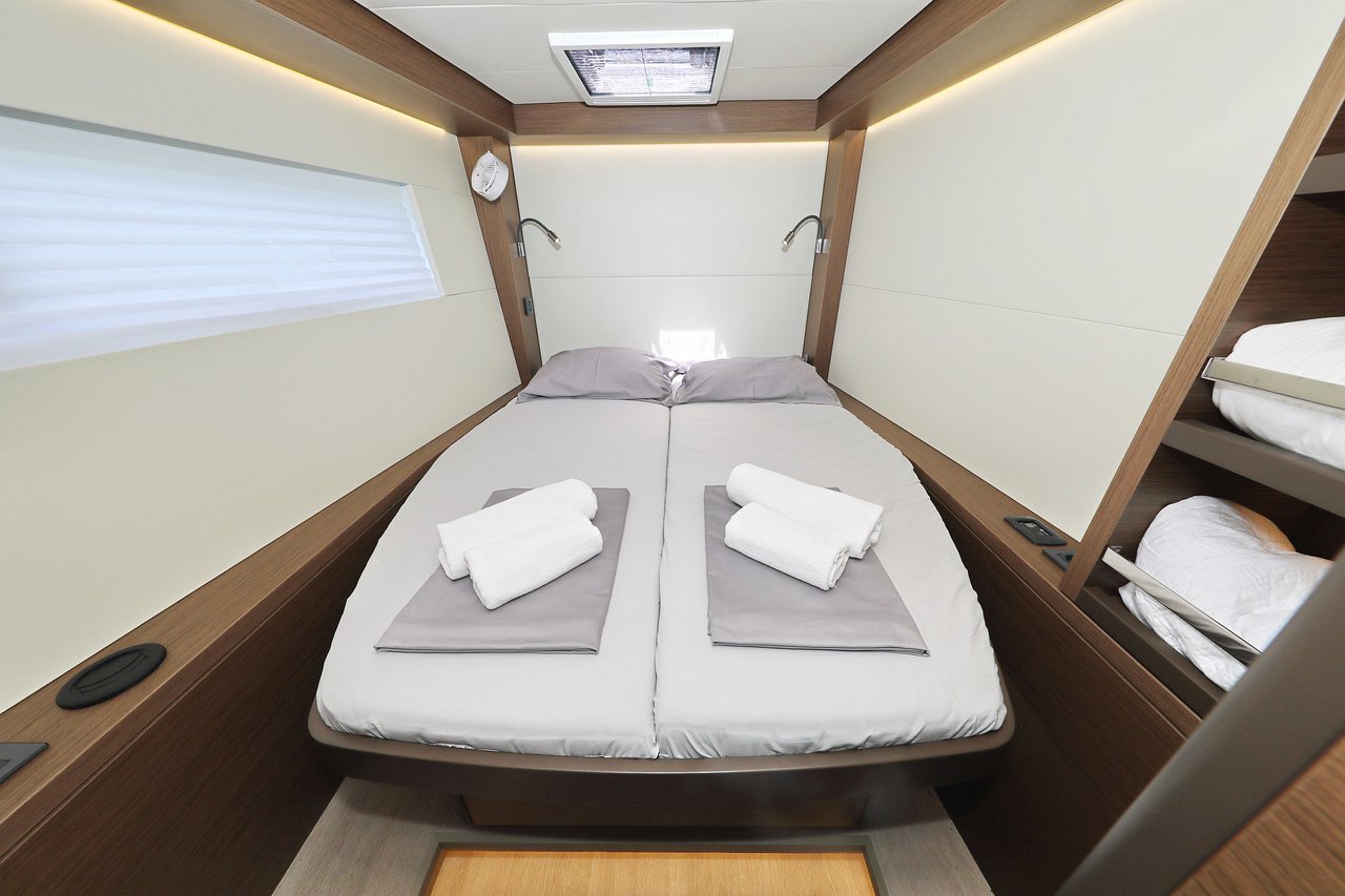 Lagoon 50 - 6 + 1 cab. — photo 18