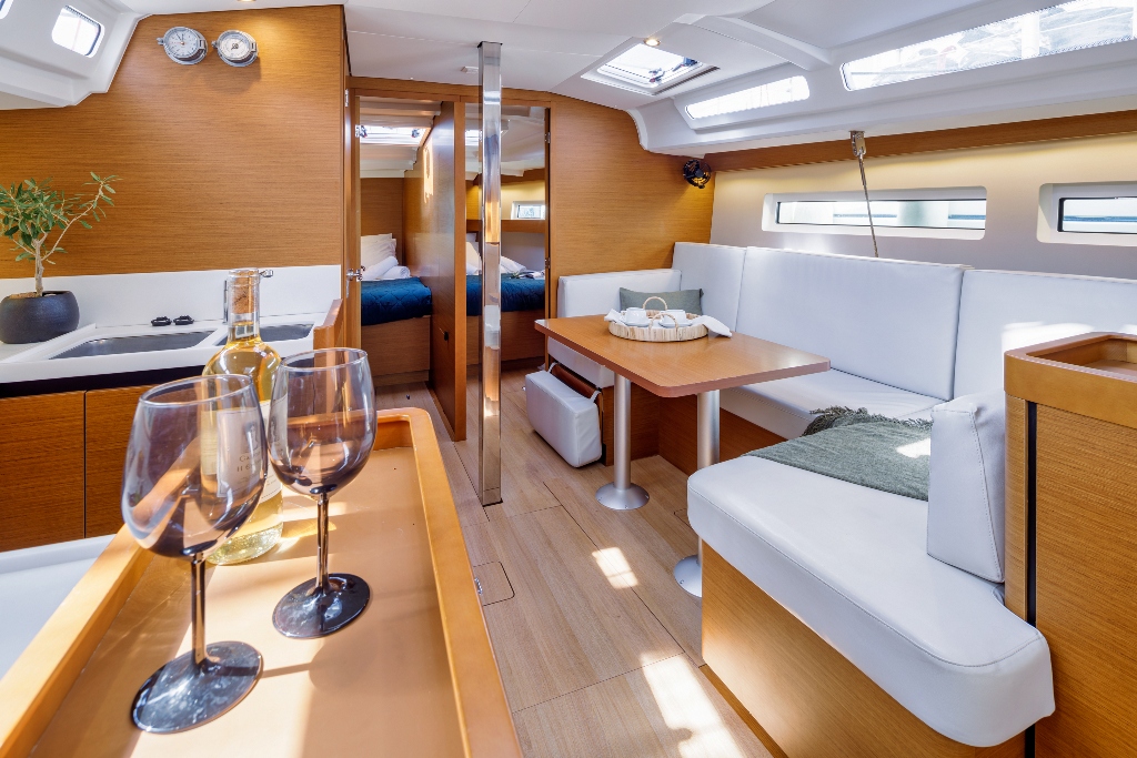 Sun Odyssey 440 - 4 cab. — photo 6