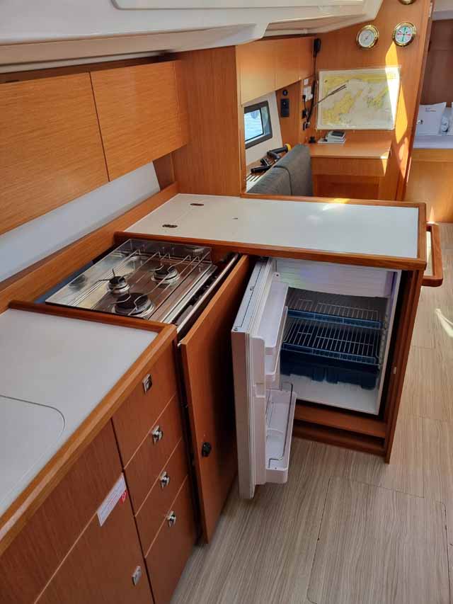 Bavaria C38 — photo 7