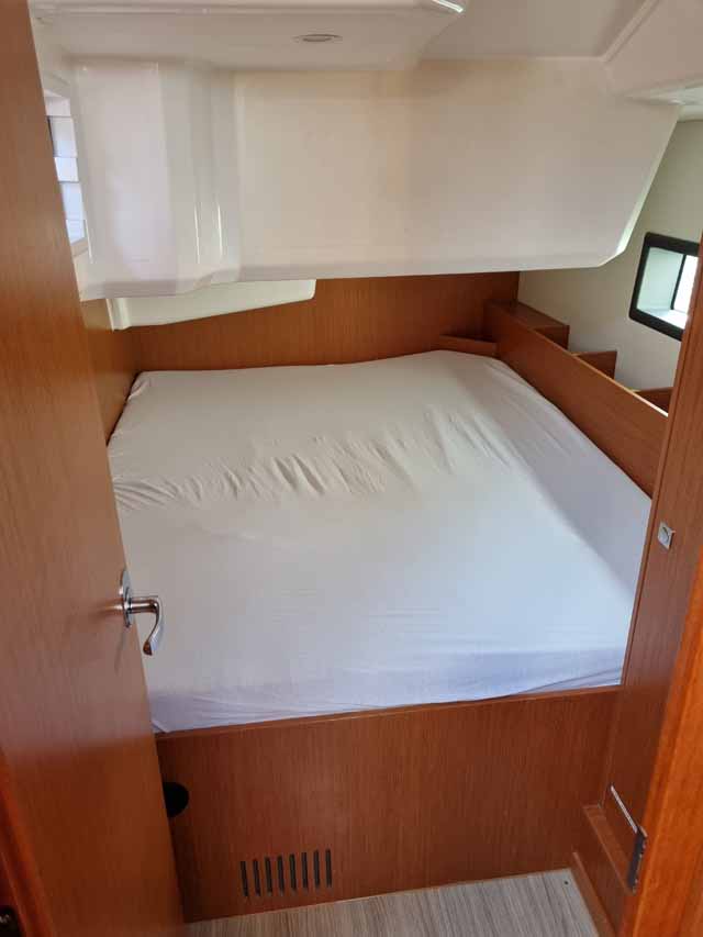 Bavaria C38 — photo 10