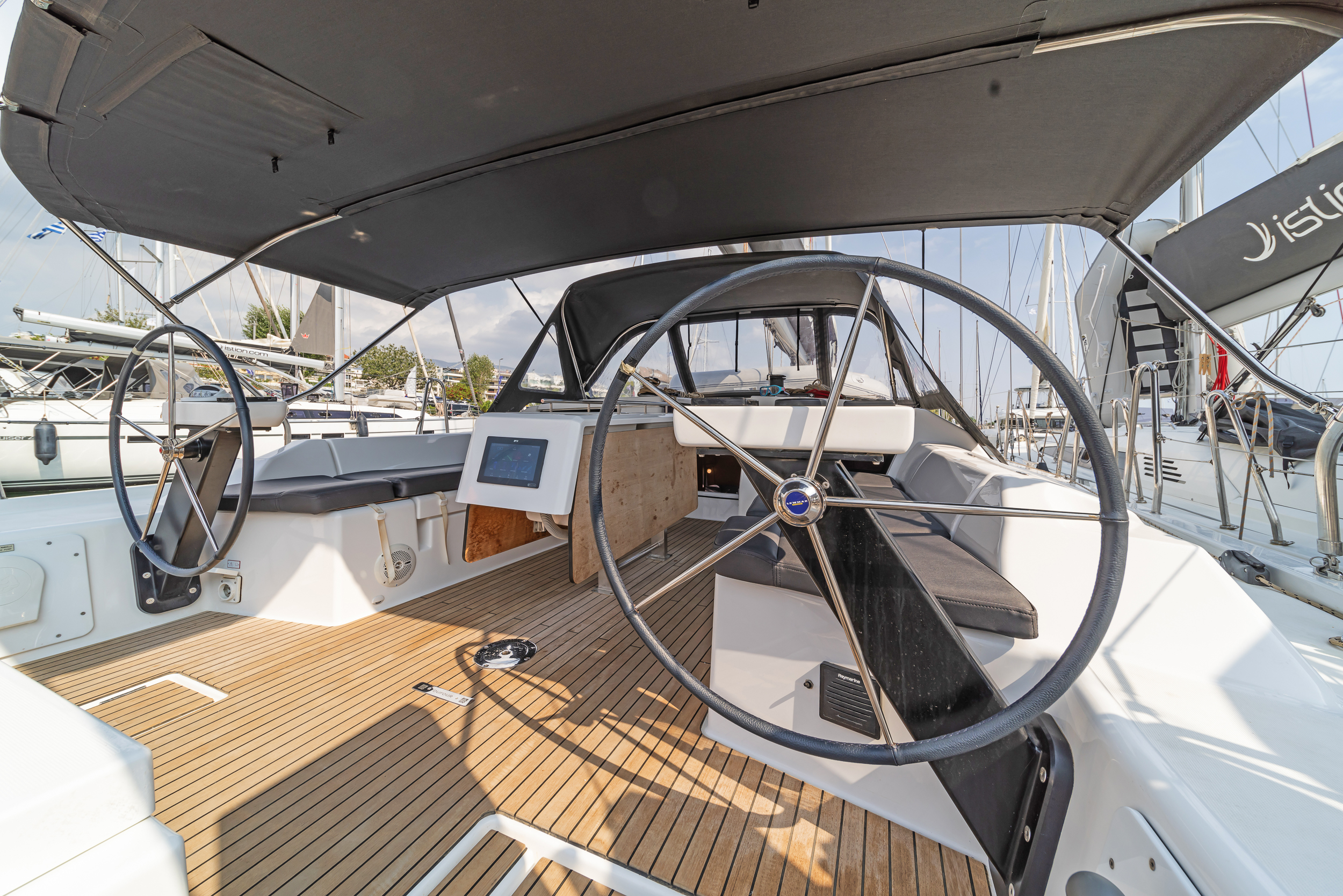 Dufour 430 — photo 13