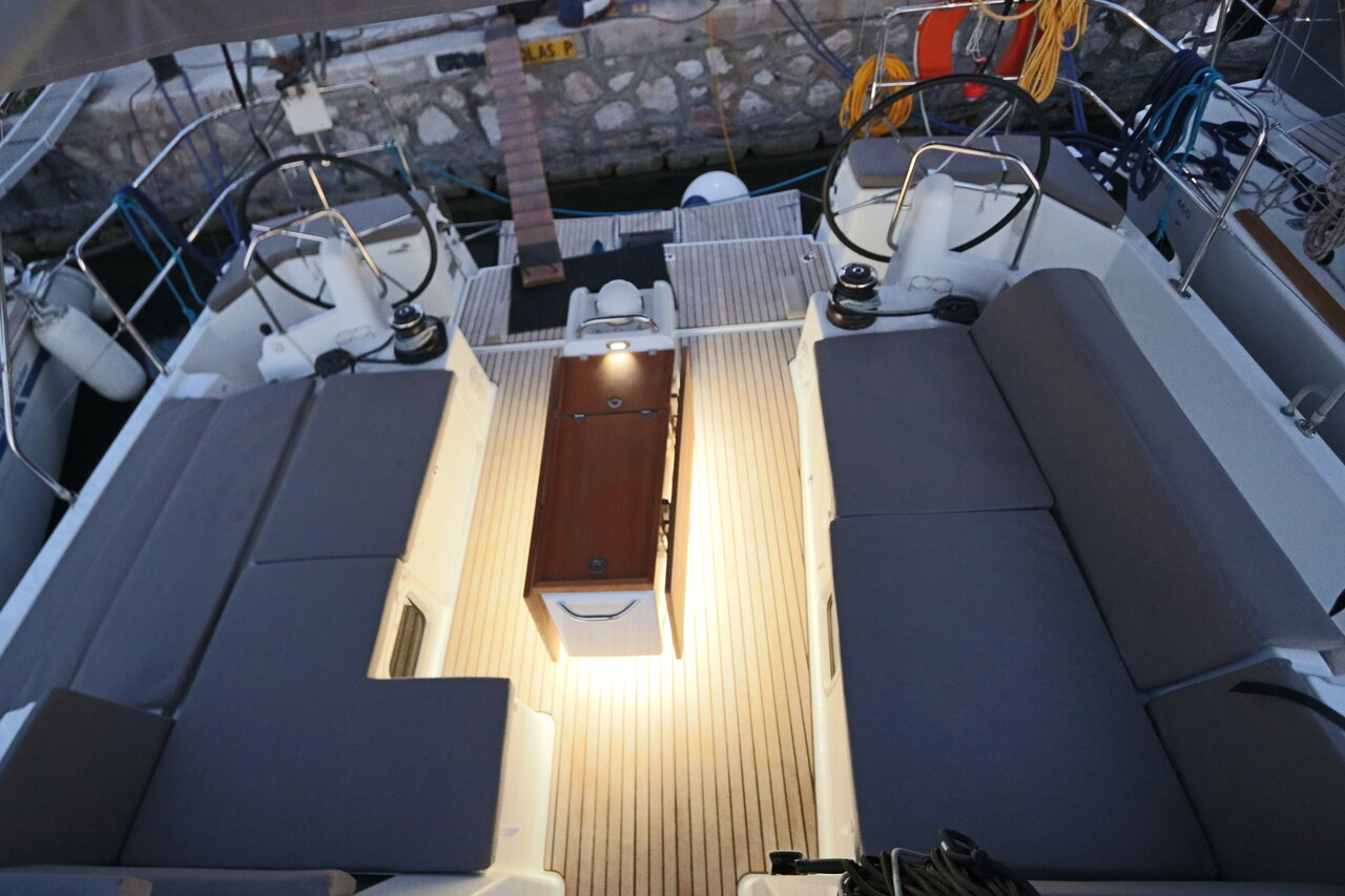 Sun Odyssey 490 - 5 + 1 cab. — photo 7
