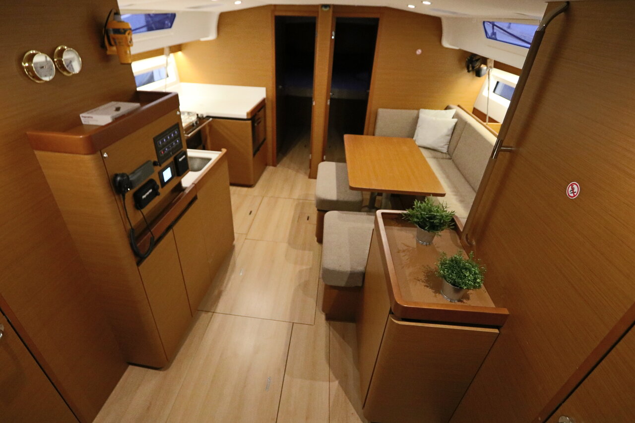 Sun Odyssey 490 - 5 + 1 cab. — photo 9