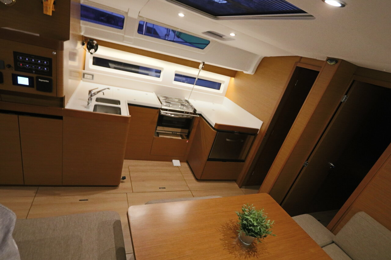 Sun Odyssey 490 - 5 + 1 cab. — photo 10