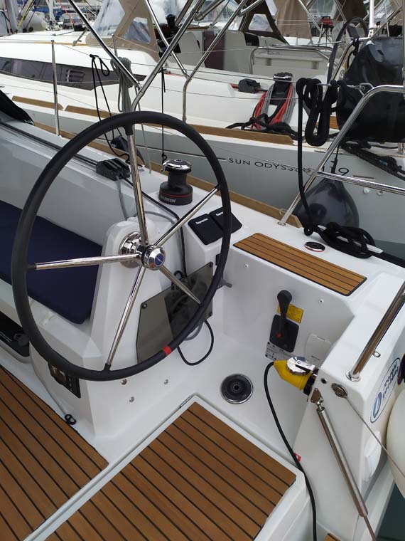 Sun Odyssey 349 - 3 cab. — photo 6