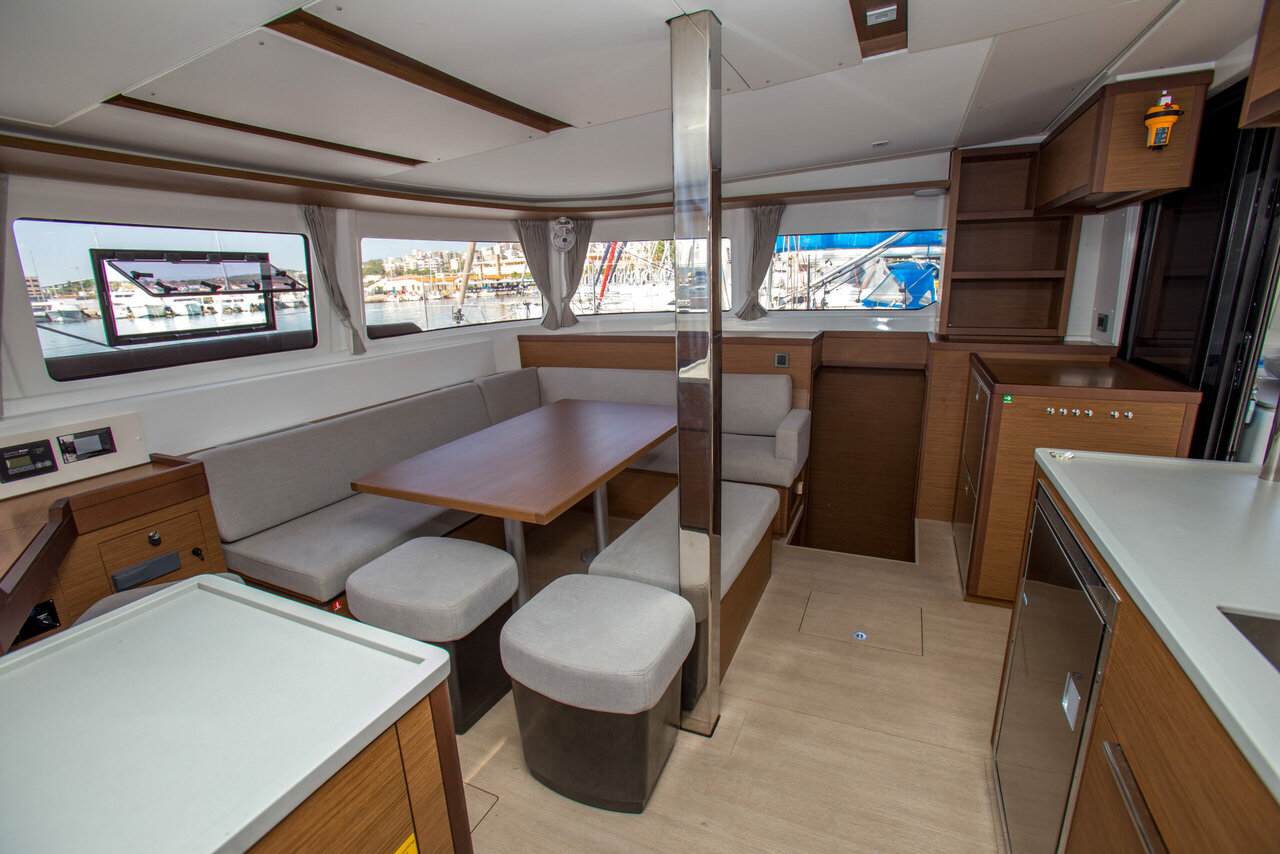 Lagoon 46 - 4 + 2 cab. — photo 11