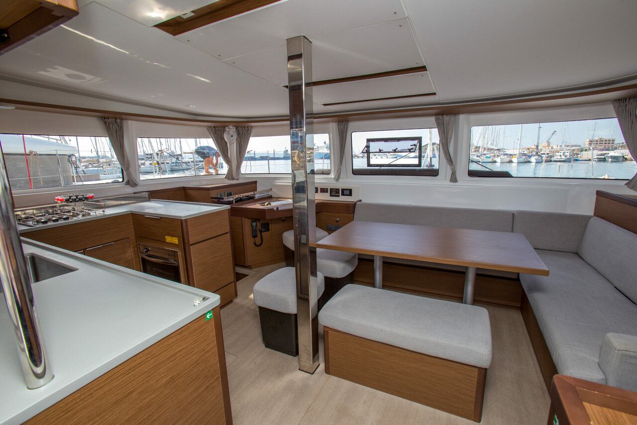 Lagoon 46 - 4 + 2 cab. — photo 12