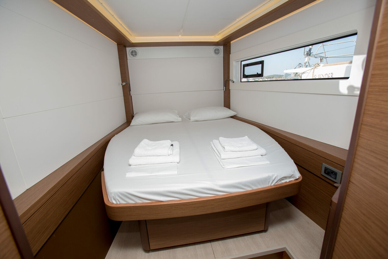 Lagoon 46 - 4 + 2 cab. — photo 17