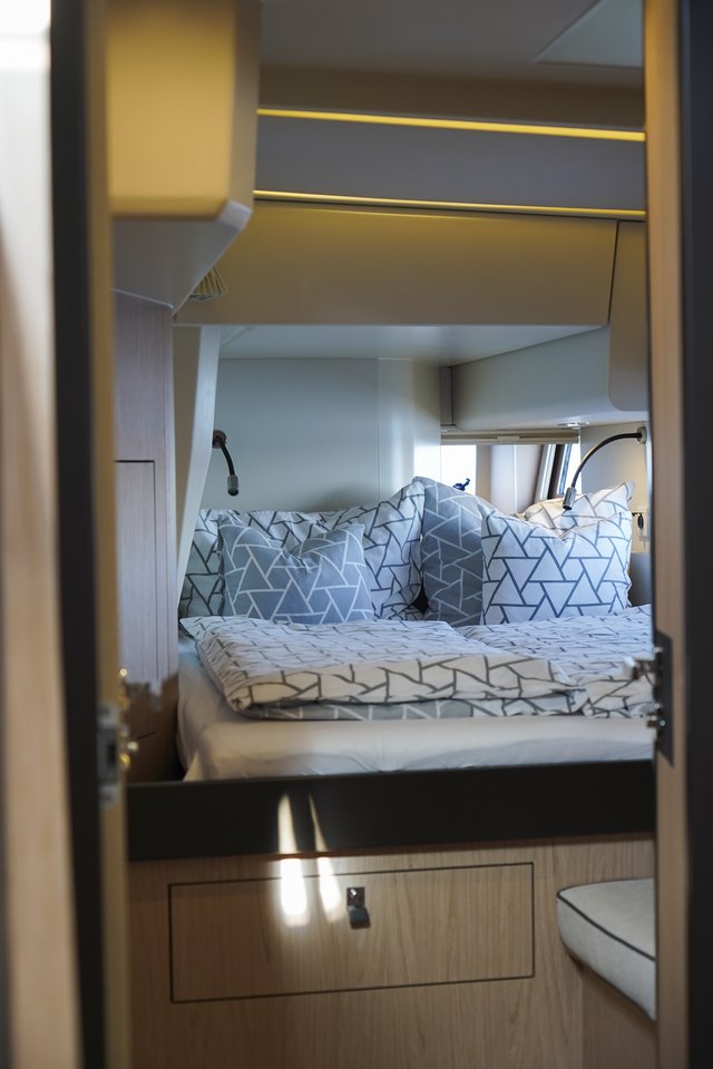 Oceanis Yacht 62 - 3 + 1 — photo 12