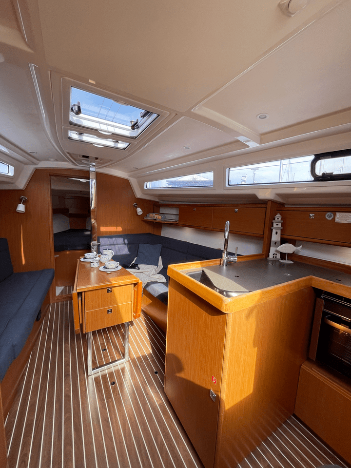 Bavaria Cruiser 34 — photo 6