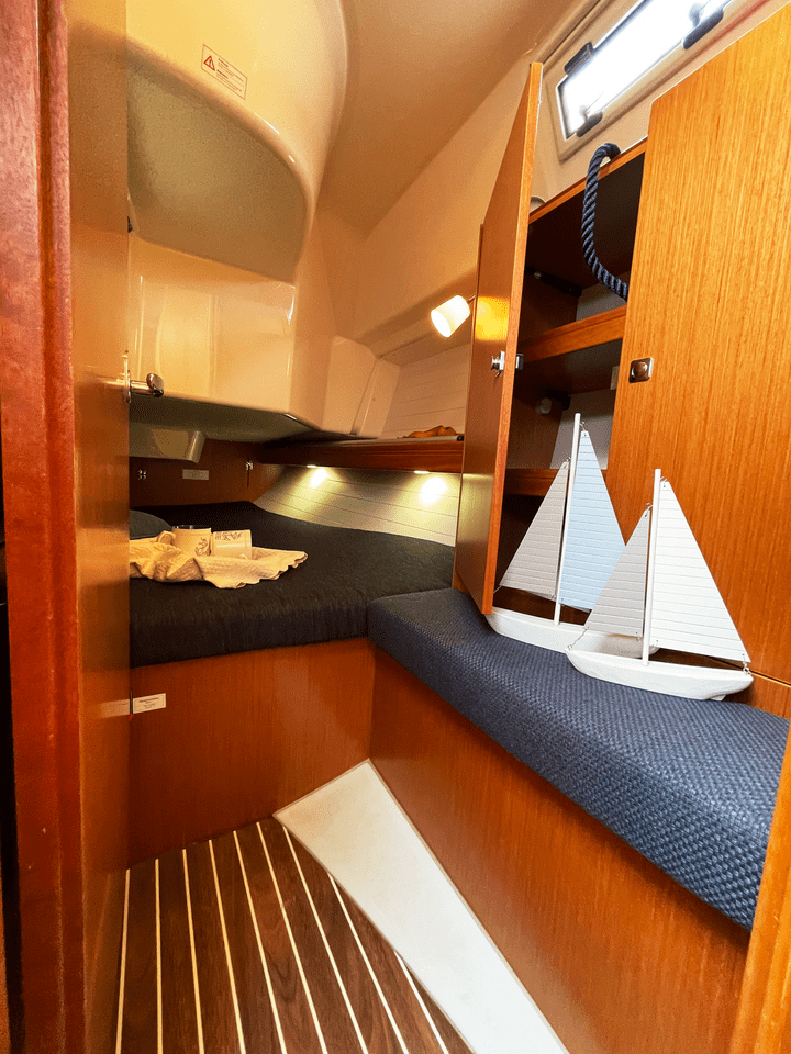Bavaria Cruiser 34 — photo 9