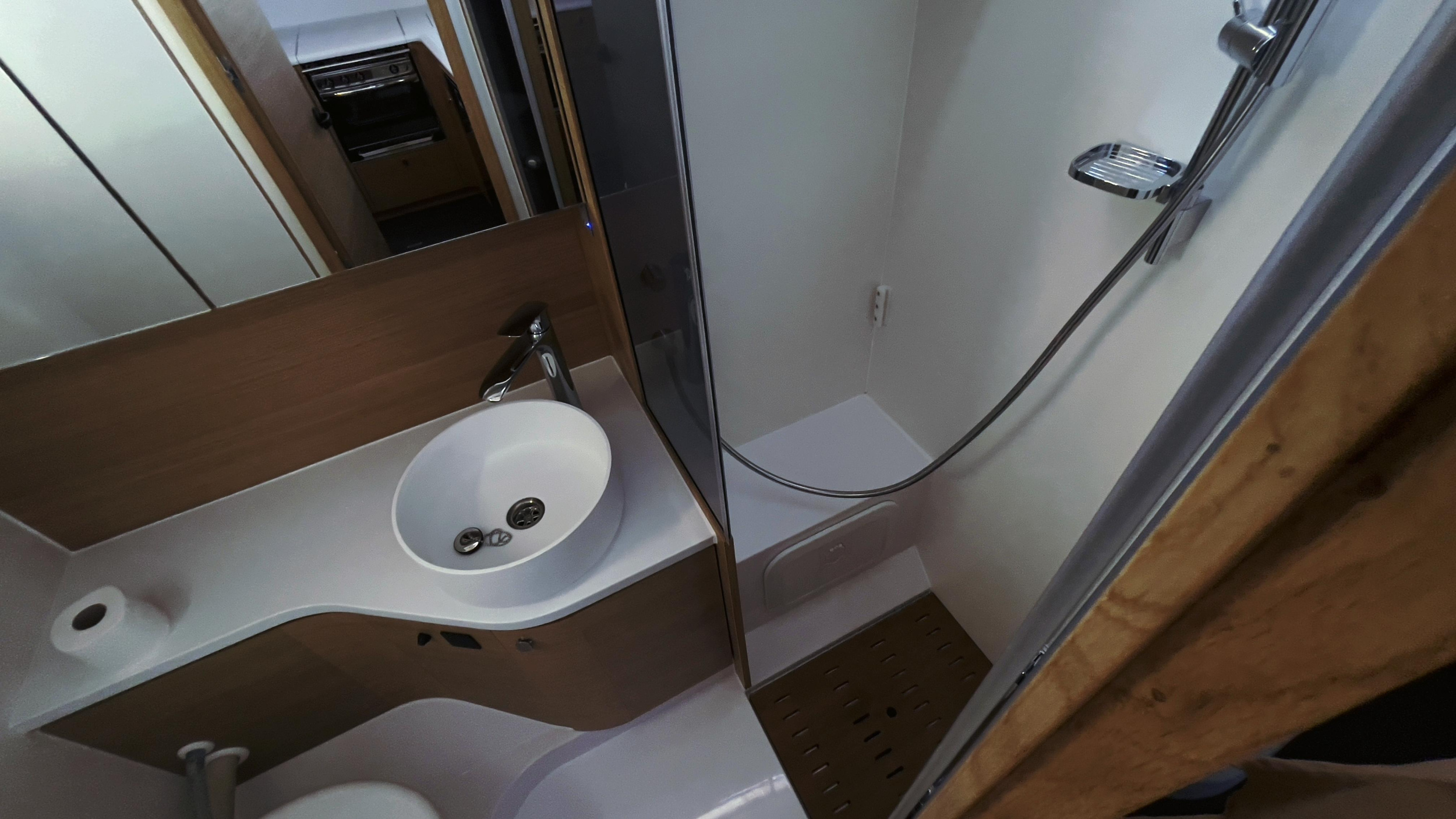 Elan E6 — photo 20