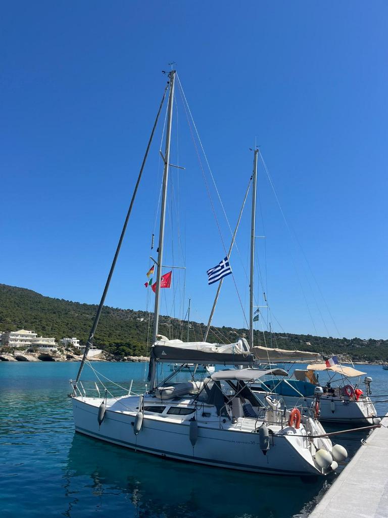 Sun Odyssey 35 — photo 1