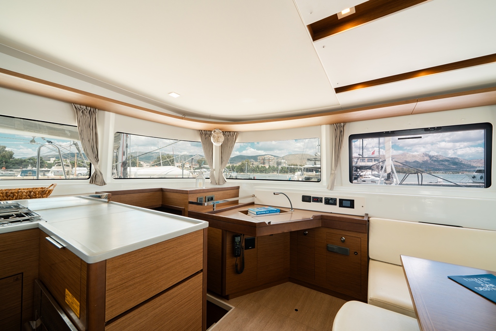 Lagoon 46 - 4 + 1 cab. — photo 13