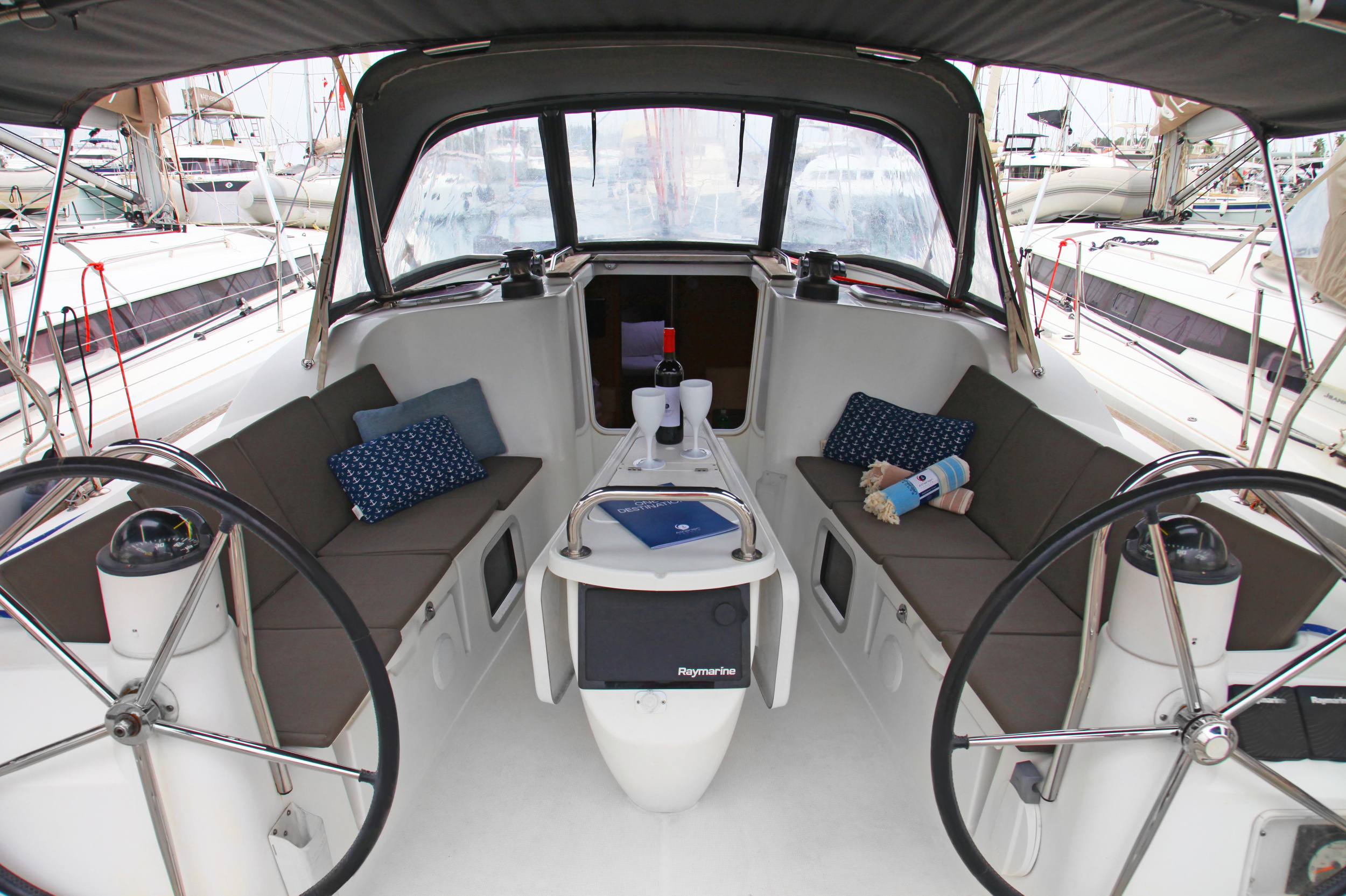 Sun Odyssey 42i — photo 3