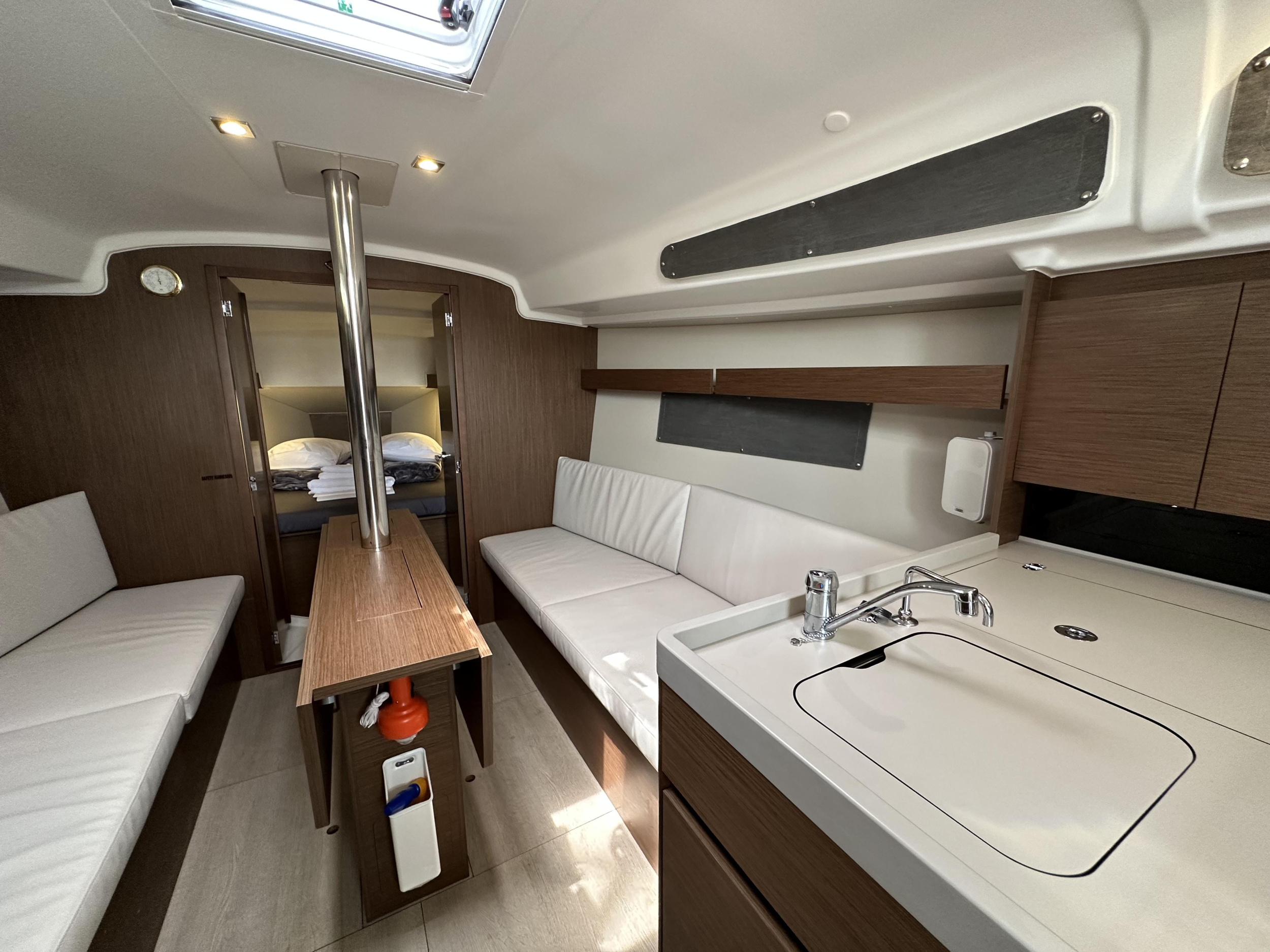 Oceanis 34.1 — photo 9
