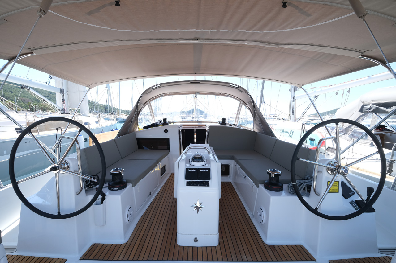 Sun Odyssey 440 - 4 cab. — photo 3