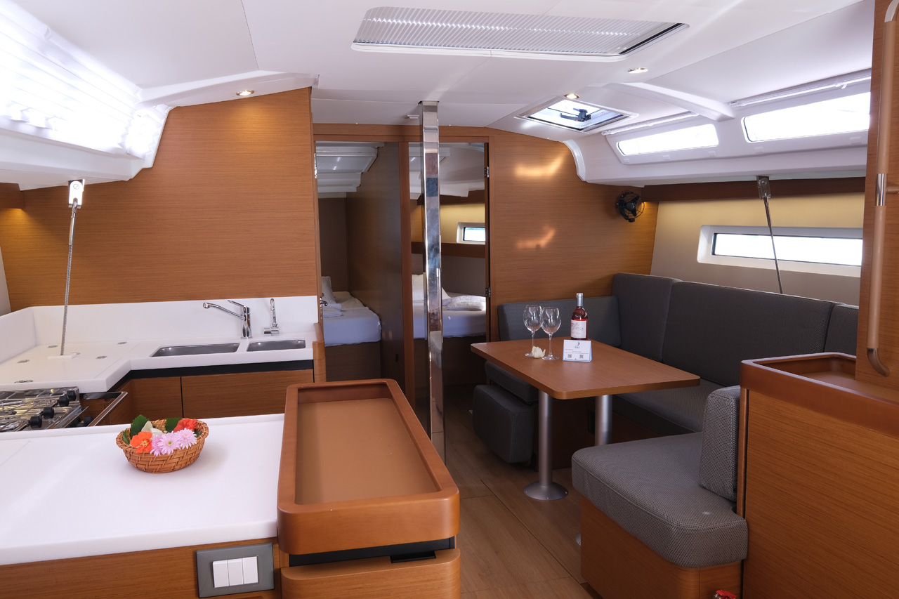 Sun Odyssey 440 - 4 cab. — photo 4