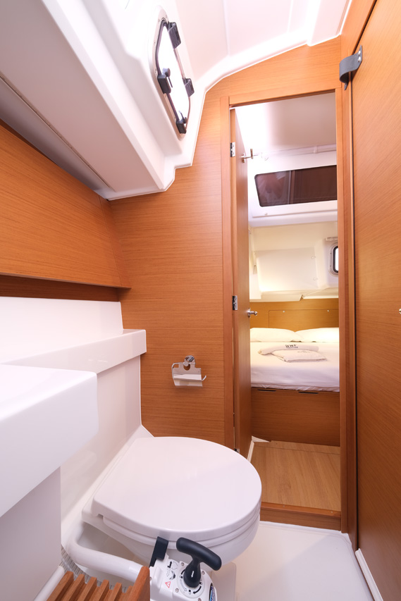 Sun Odyssey 440 - 4 cab. — photo 15