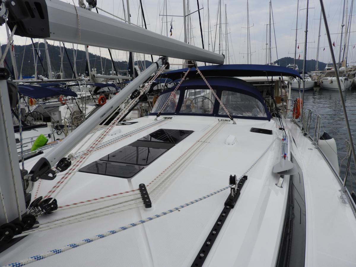 Bavaria Cruiser 51 — photo 16