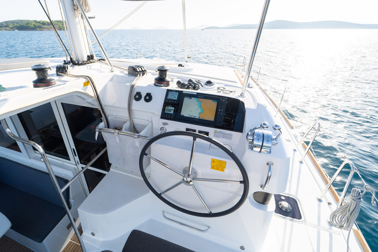 Lagoon 40 - 4 + 2 cab — photo 11