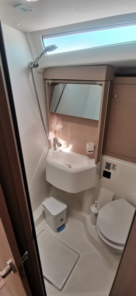 Oceanis 51.1 — photo 10