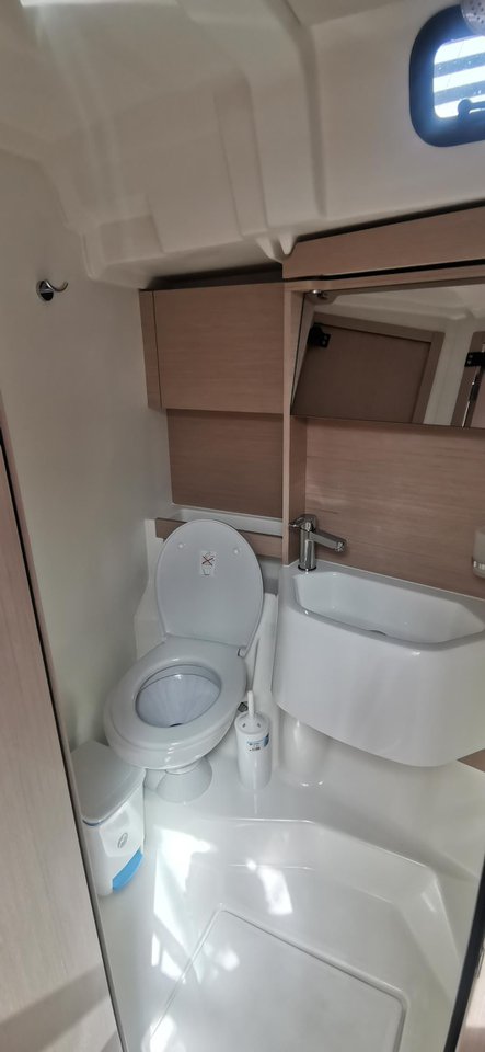 Oceanis 51.1 — photo 11