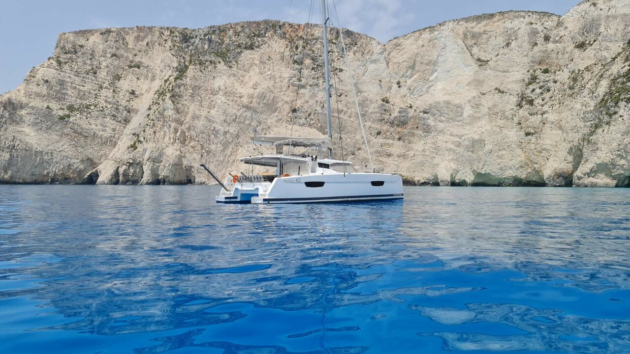Fountaine Pajot Astrea 42 - 4 + 2 cab. — photo 1