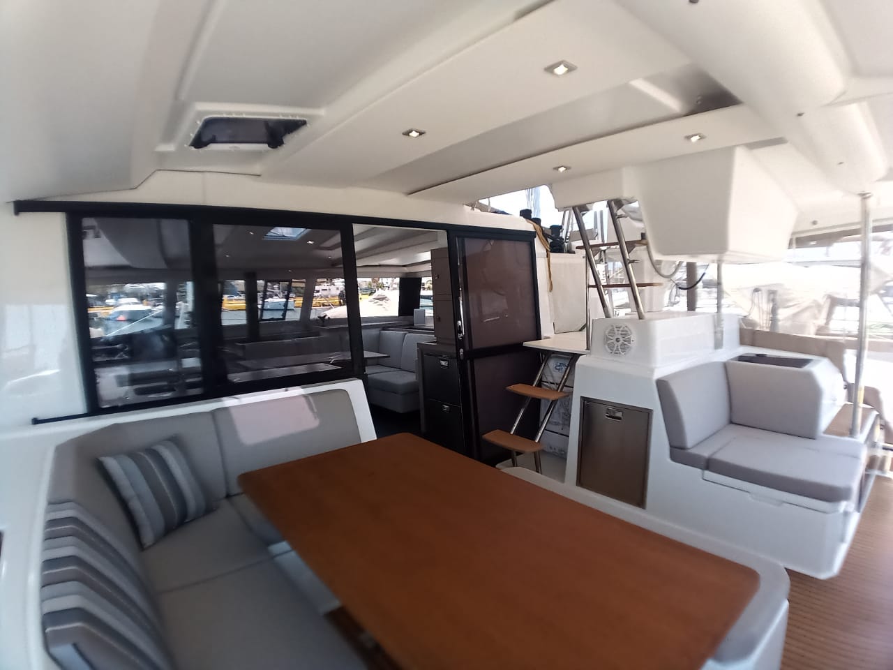 Fountaine Pajot Astrea 42 - 4 + 2 cab. — photo 9