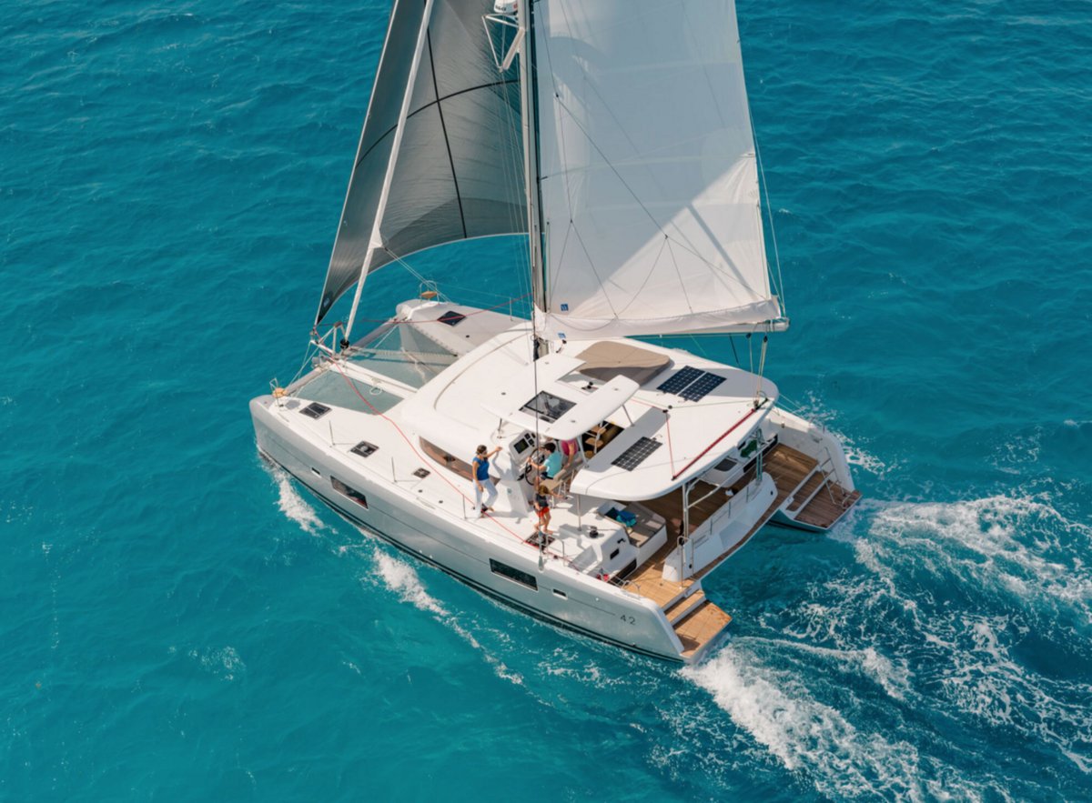 Lagoon 42 - 4 + 2 cab. — photo 4