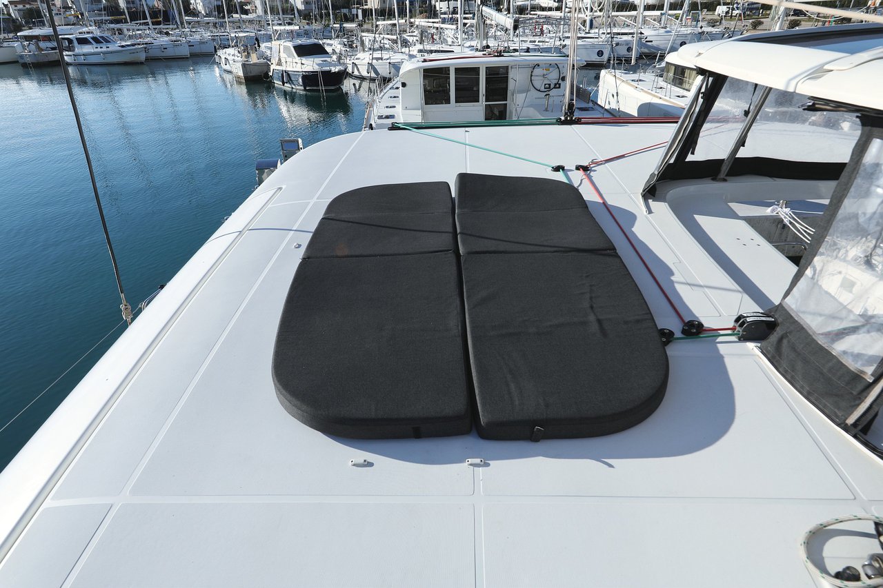 Lagoon 42 - 4 + 2 cab. — photo 14