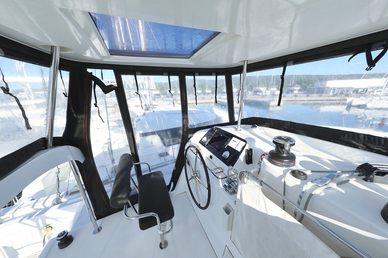 Lagoon 42 - 4 + 2 cab. — photo 16
