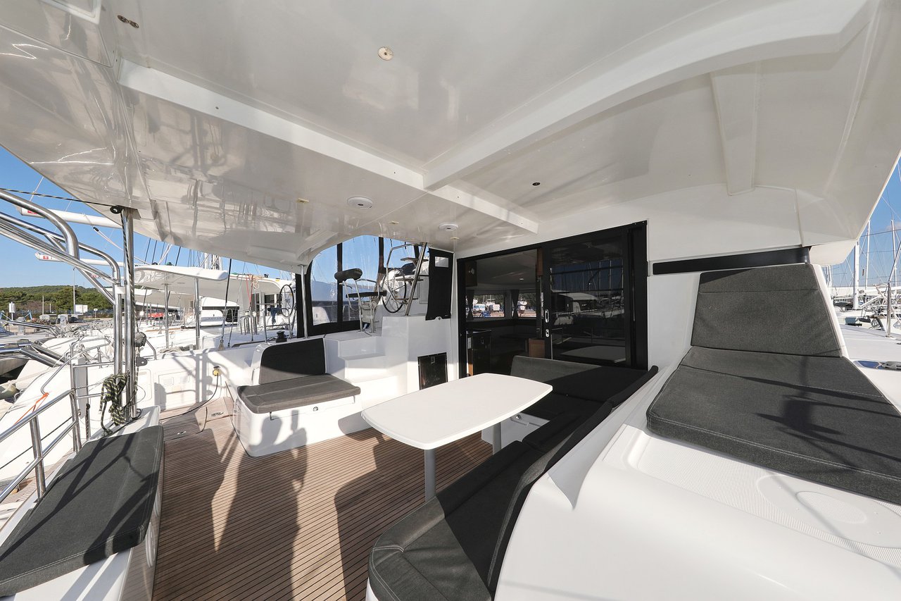 Lagoon 42 - 4 + 2 cab. — photo 19