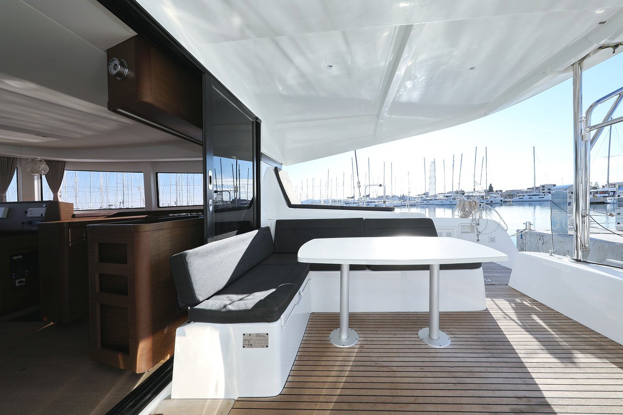 Lagoon 42 - 4 + 2 cab. — photo 24