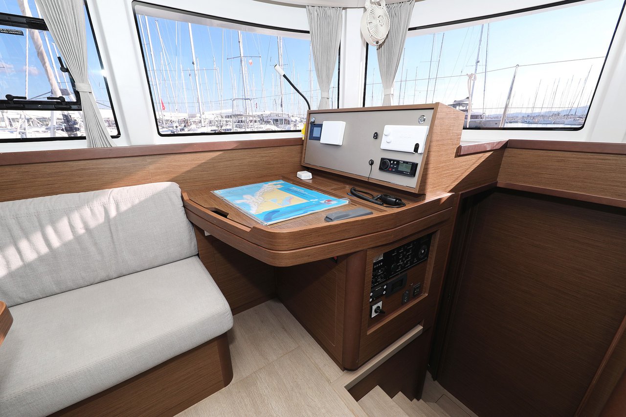 Lagoon 42 - 4 + 2 cab. — photo 33