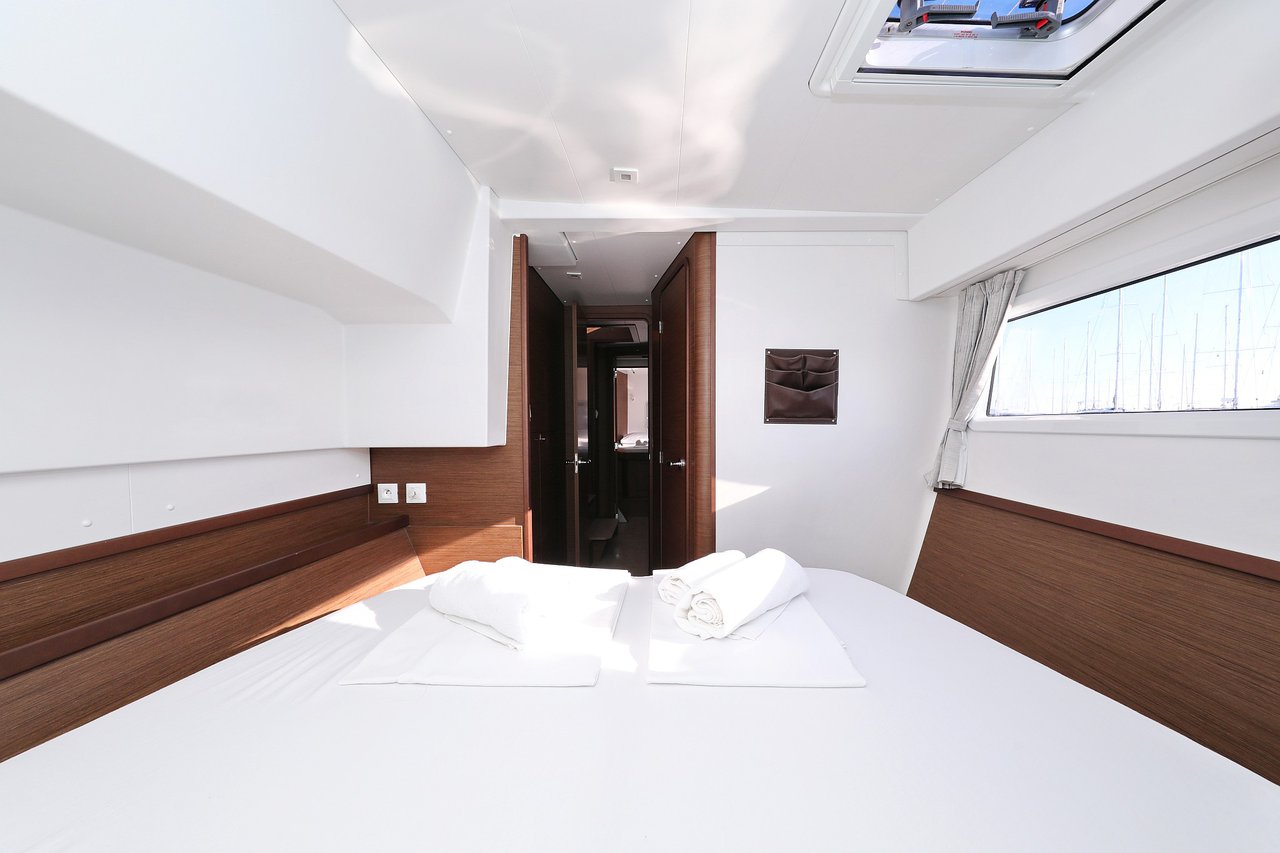 Lagoon 42 - 4 + 2 cab. — photo 39