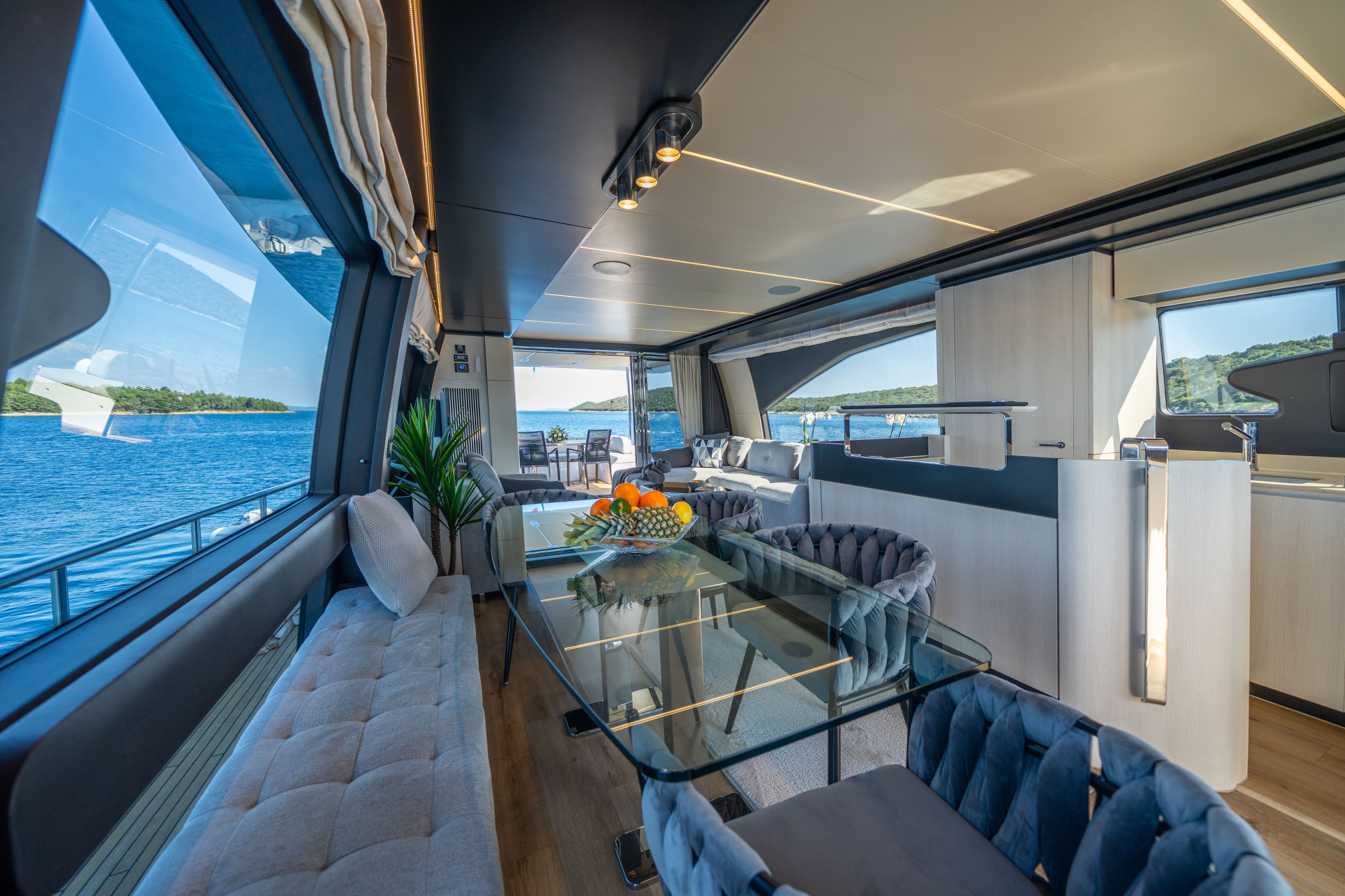 Azimut 72 Fly — photo 16
