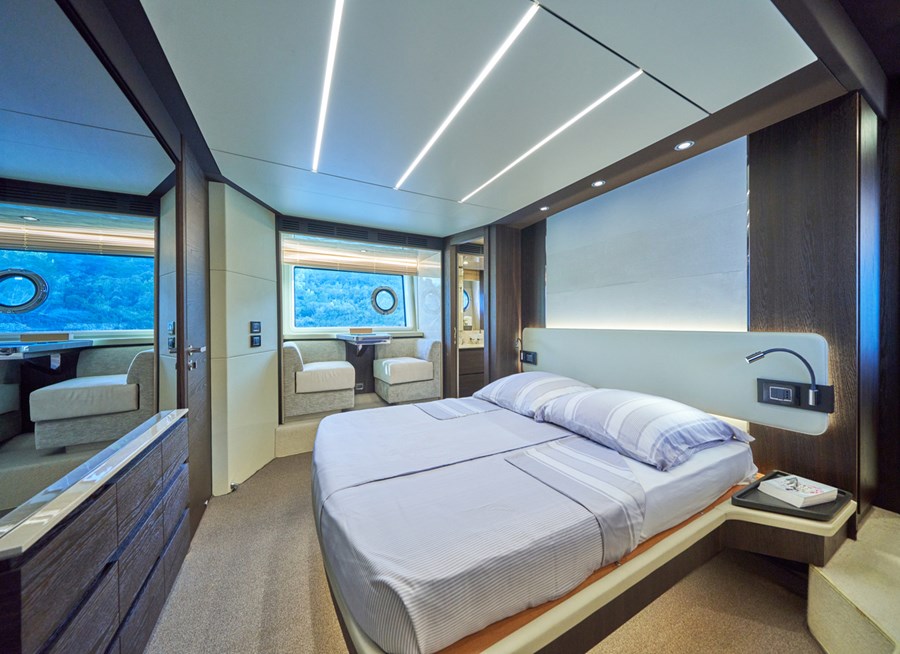 Azimut 72 Fly — photo 17