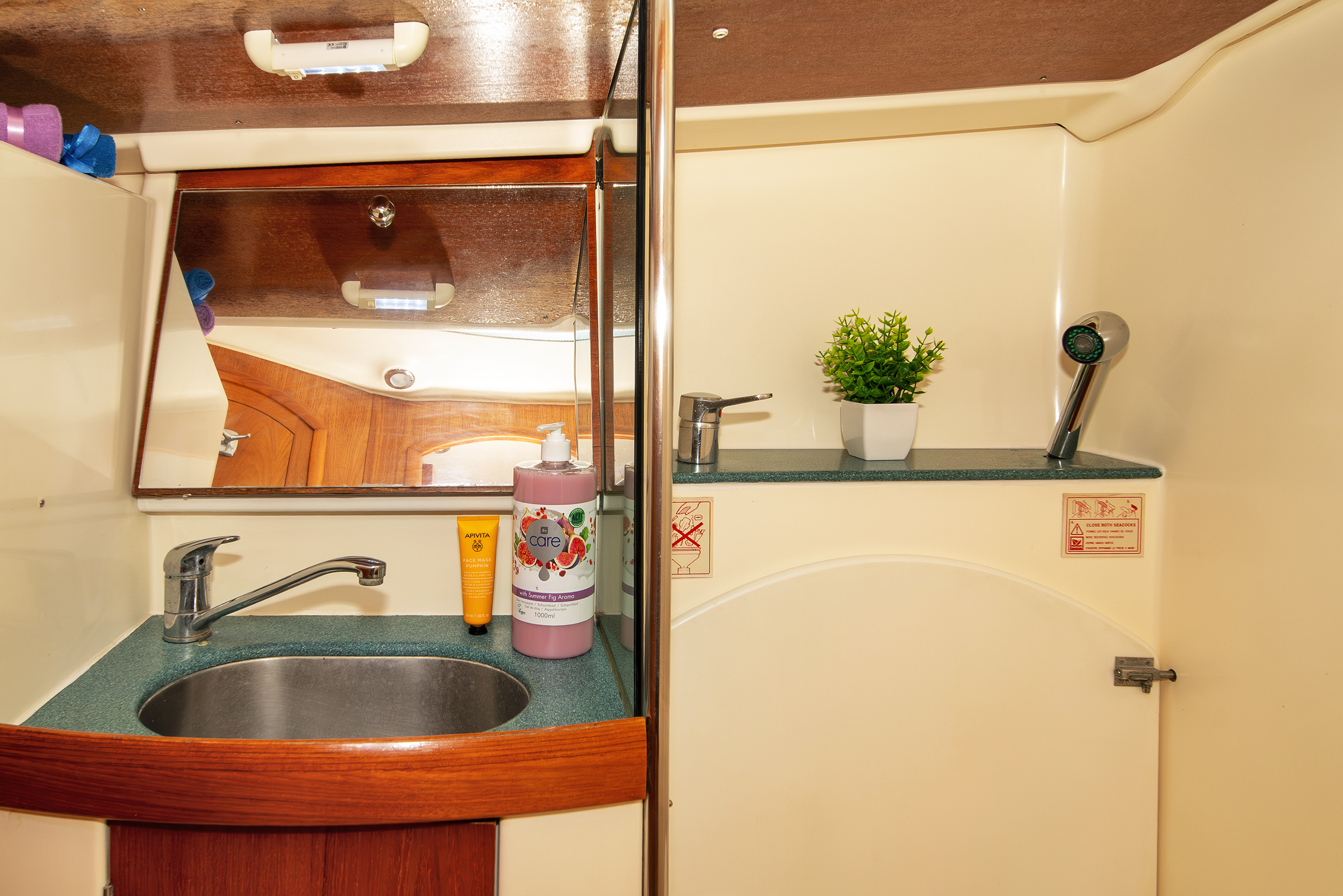 Sun Odyssey 43 — photo 10