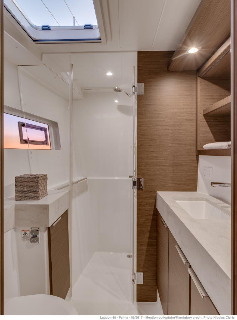 Lagoon 40 - 4 + 2 cab — photo 12