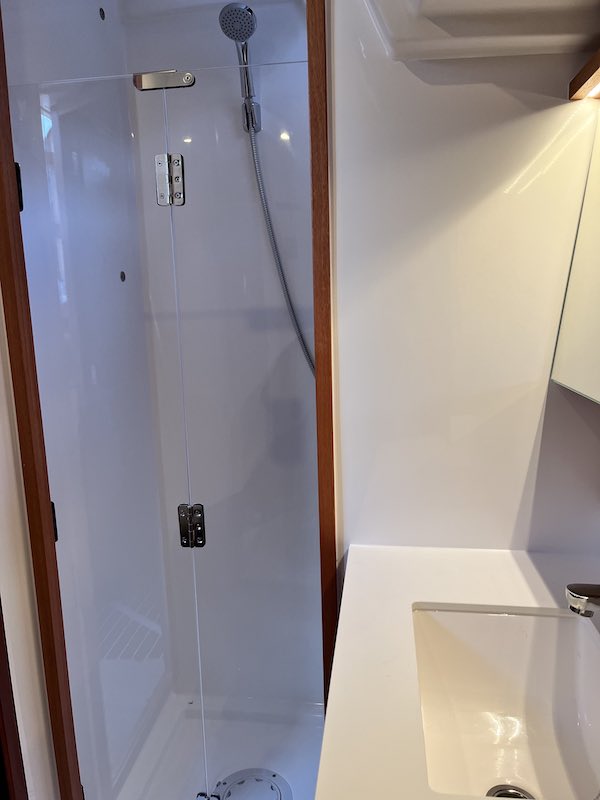 Bavaria C45 - 4 cab. — photo 12