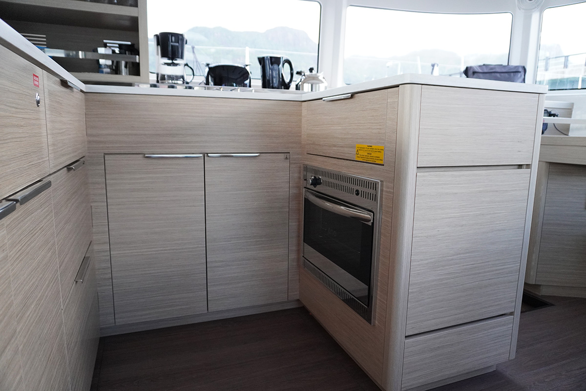 Lagoon 46 - 4 + 2 cab. — photo 8